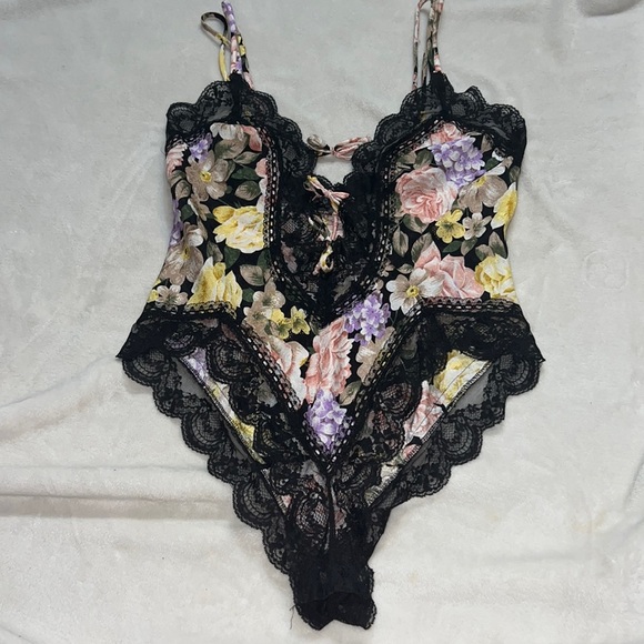 Victoria's Secret Other - Vintage Floral Victoria’s Secret Babydoll